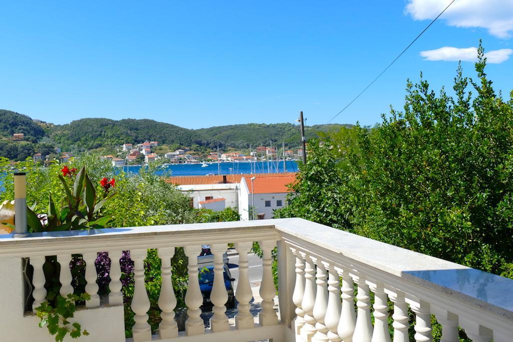 B&B Garni Toni Supetarska Draga Kültér fotó