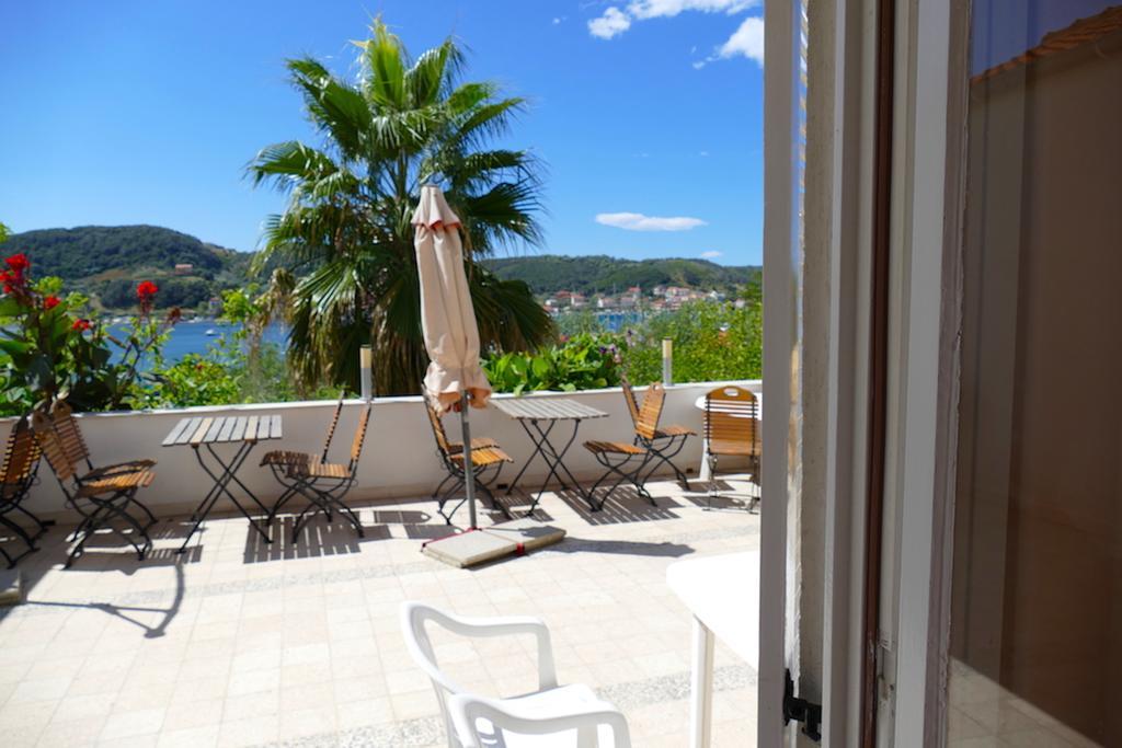 B&B Garni Toni Supetarska Draga Kültér fotó